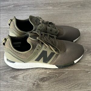 New Balance Mens Green 247 Running Shoes